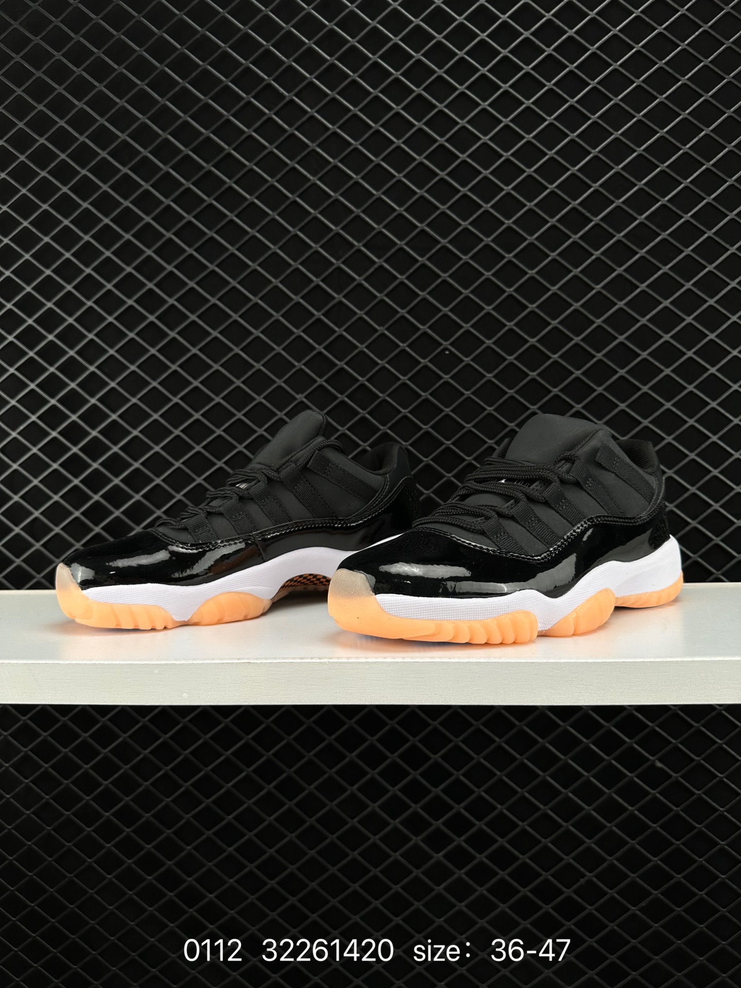 Nike Air Jordan 11 Retro Low LE